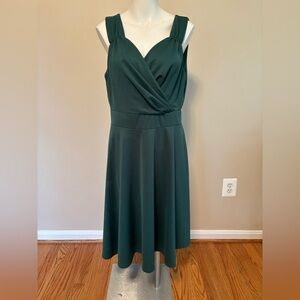Elegant Green Sleeveless Dress